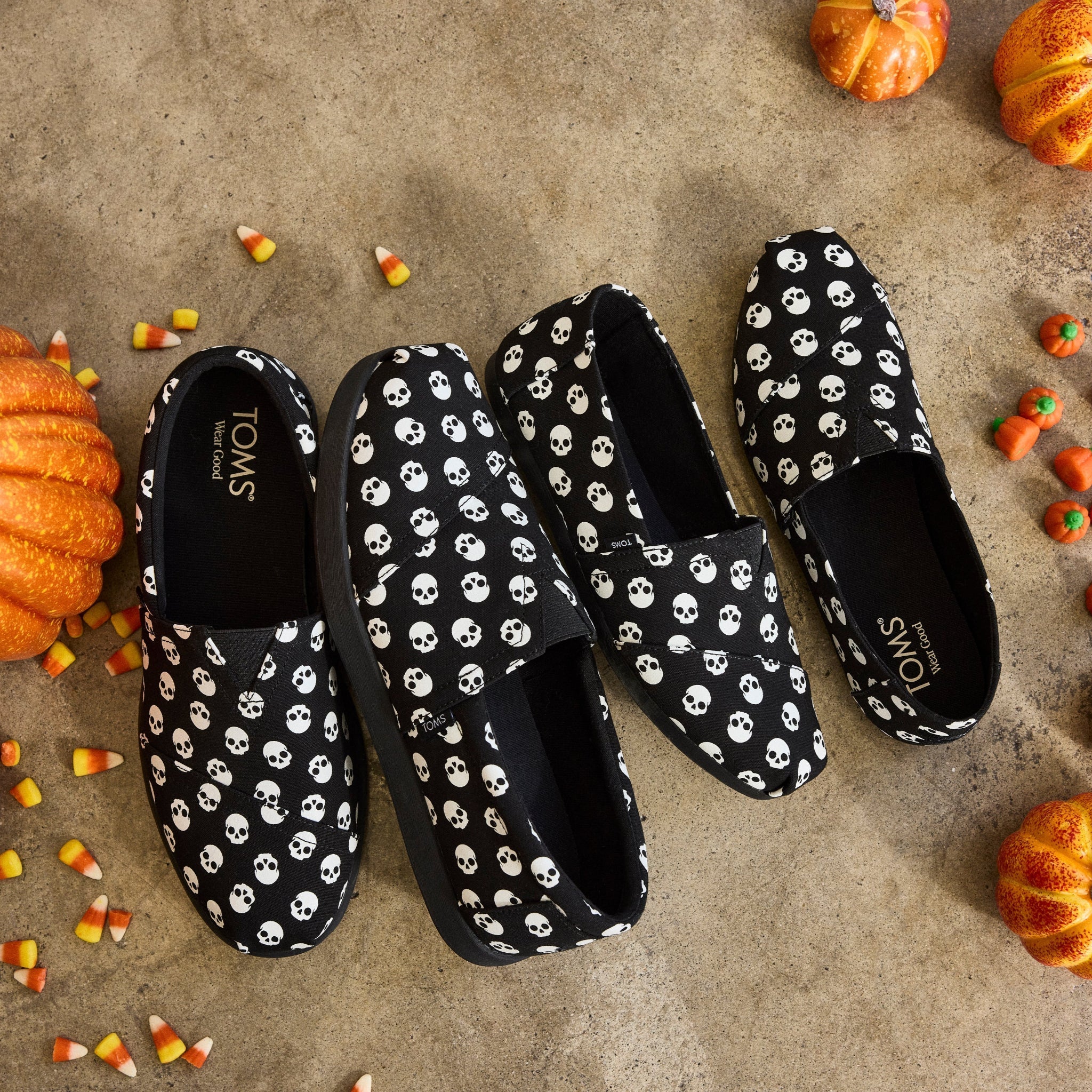 Alp FWD Black Glow In The Dark Halloween Skulls - Toms near me